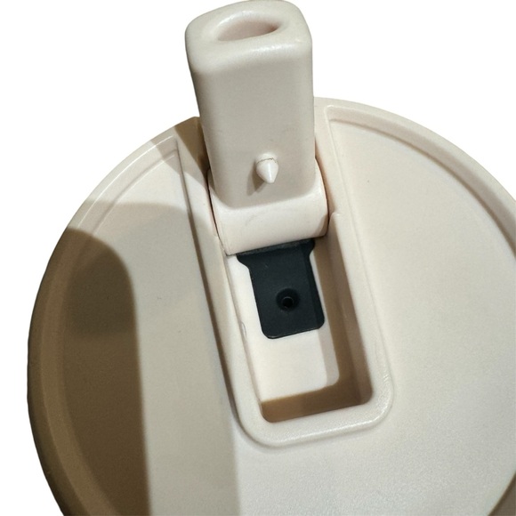 Stanley IceFlow Stainless Steel Water Jug Straw, Insulated, Grapefruit, 40OZ - Picture 9 of 11